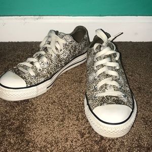 Brown design Women’s converse size 9